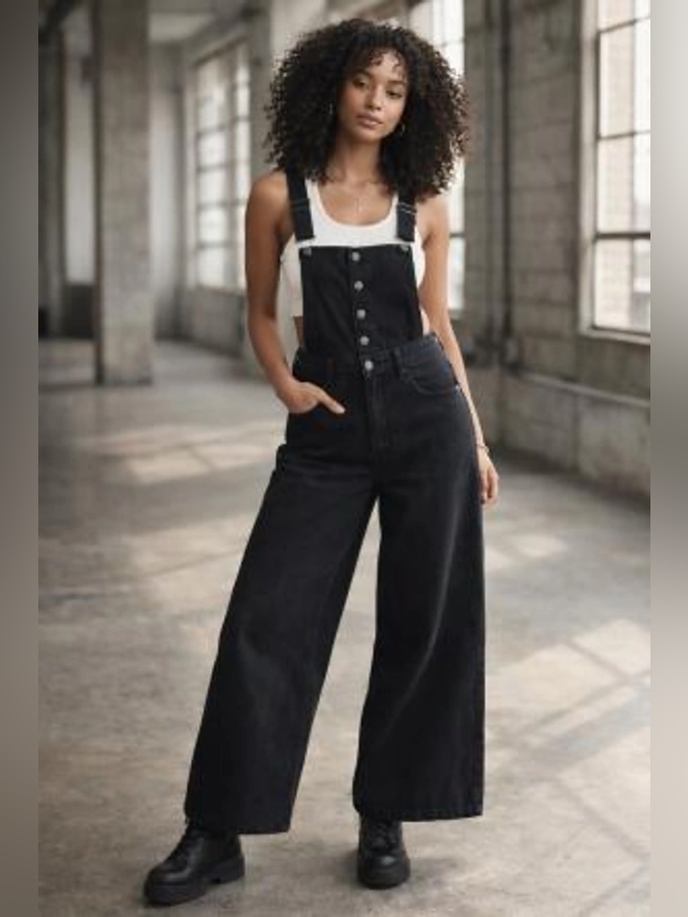 Universal Thread Black Denim Wide Leg Jumpsuit Overalls Women’s 2
